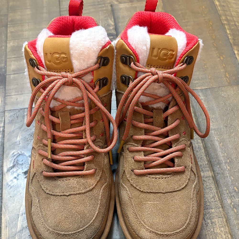 Woman’s UGG Highland Heritage suede